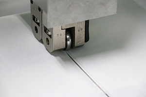 ¿Qué tipo de paño es el paño de limpieza de microfibra sin pelusa para salas blancas?